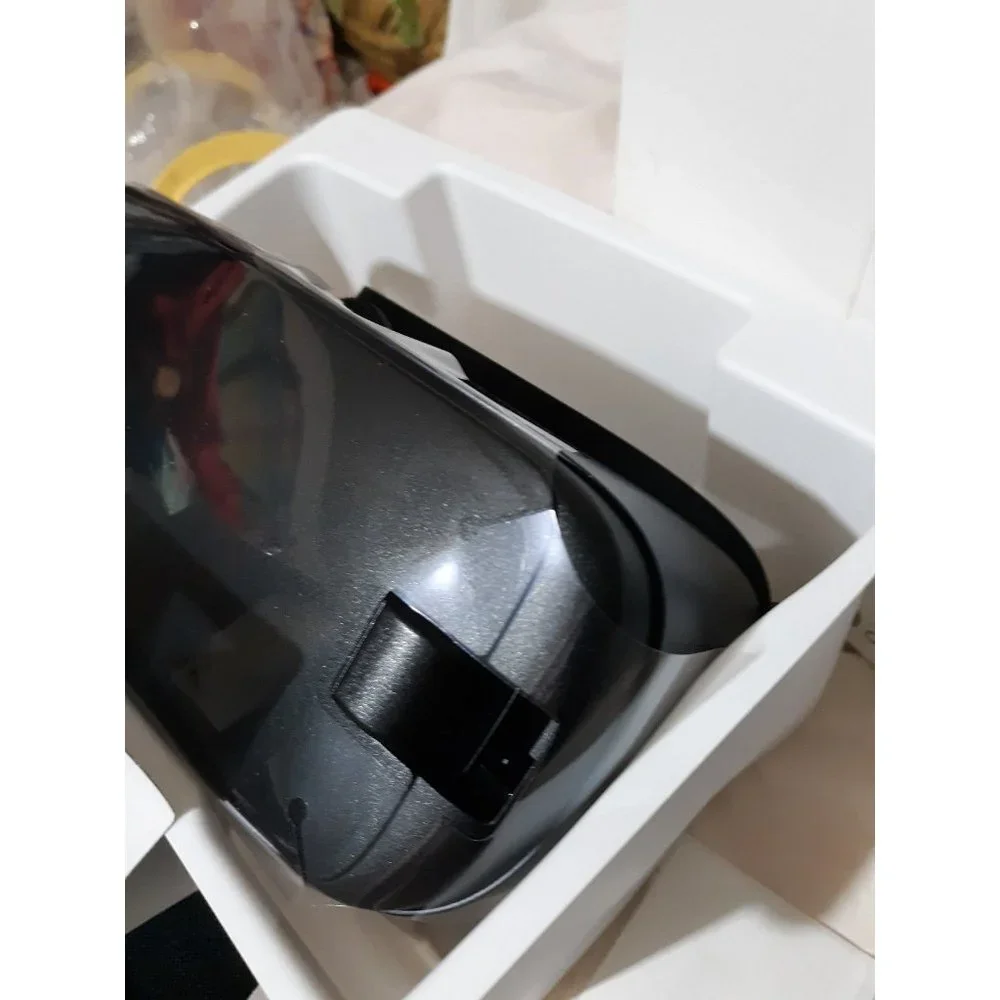 Samsung Gear VR still wrapped in pkg